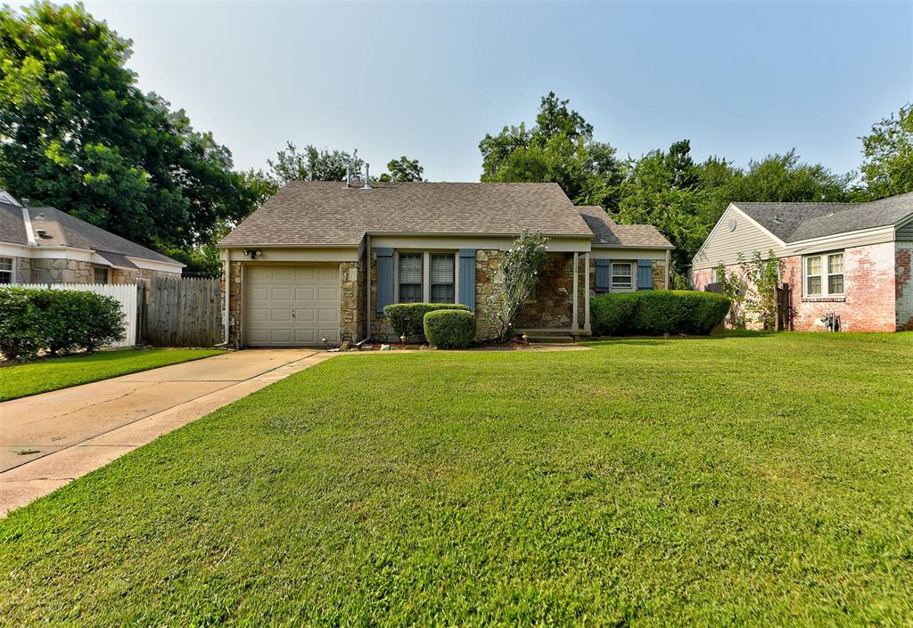 1124 Woodlawn Place