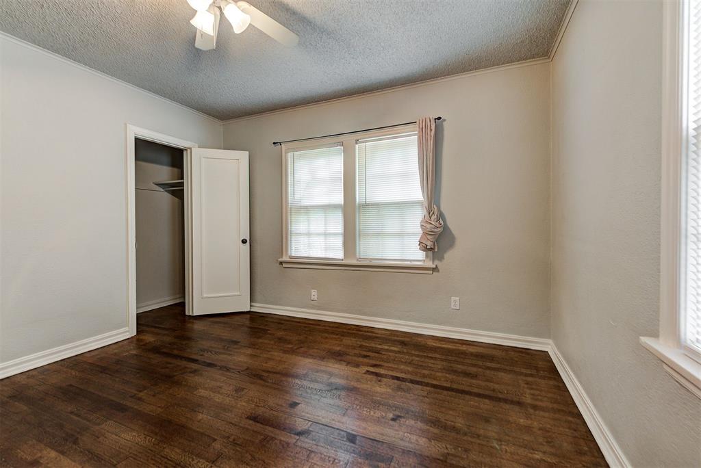 1124 Woodlawn Place