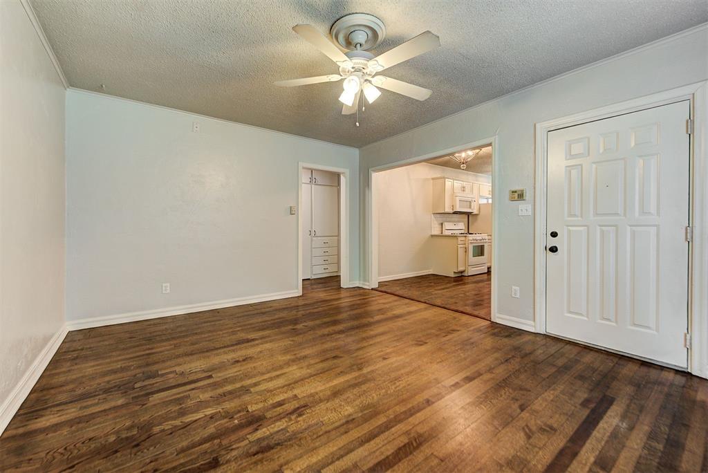 1124 Woodlawn Place