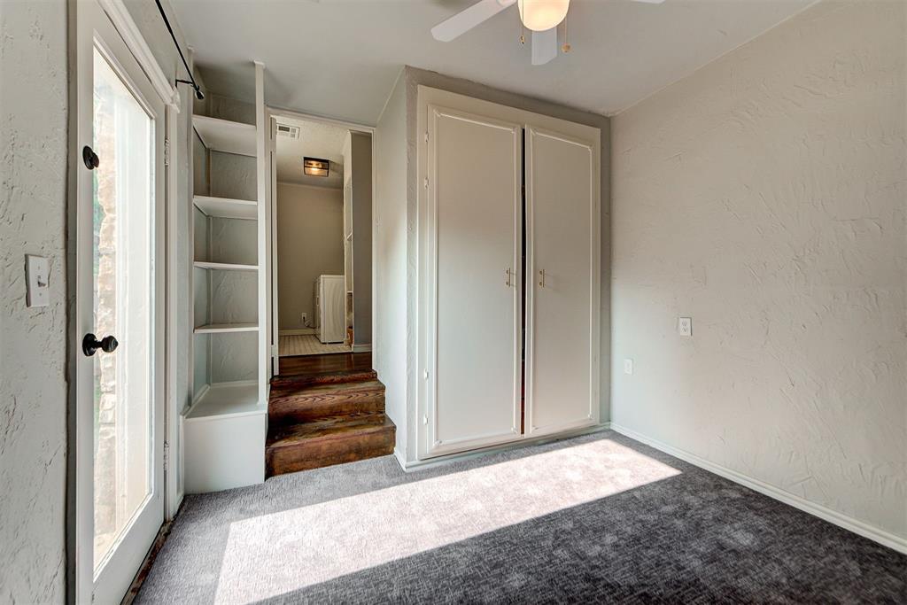 1124 Woodlawn Place