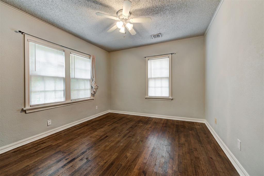 1124 Woodlawn Place
