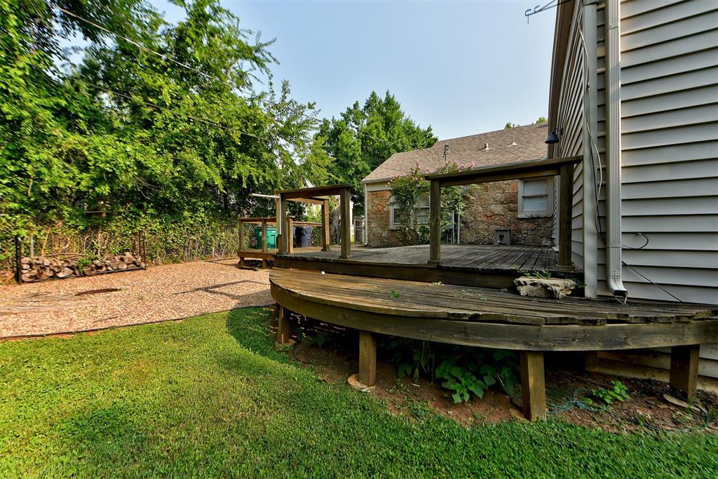 1124 Woodlawn Place