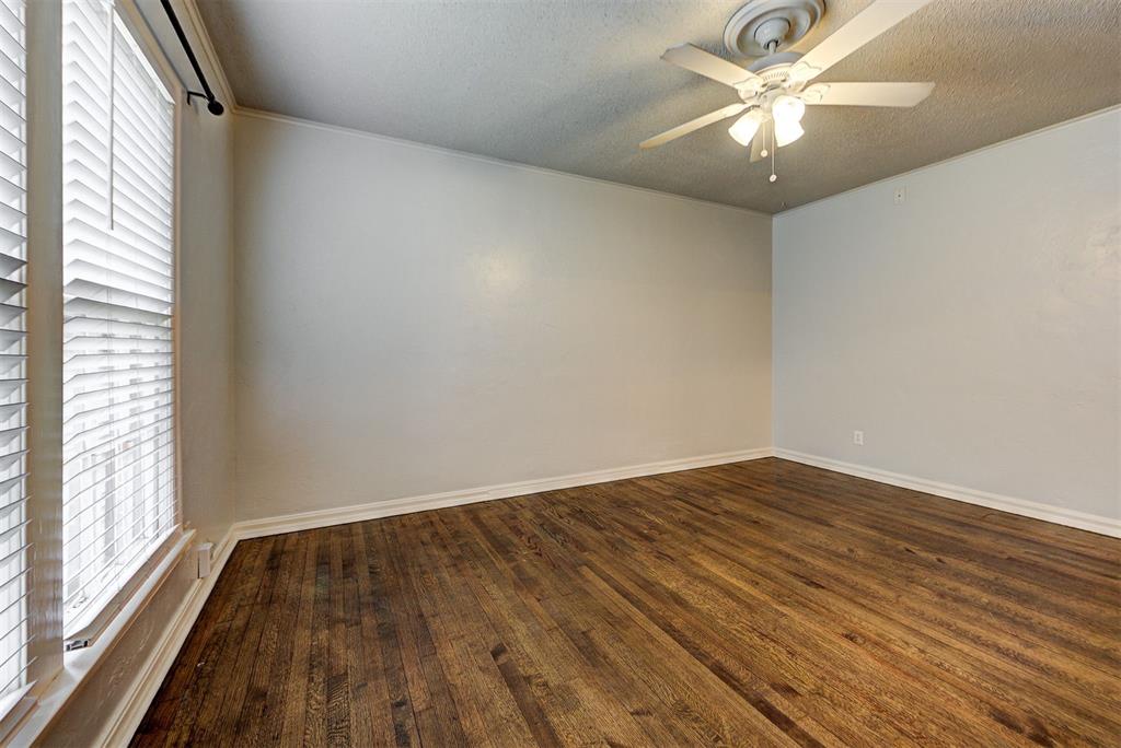 1124 Woodlawn Place