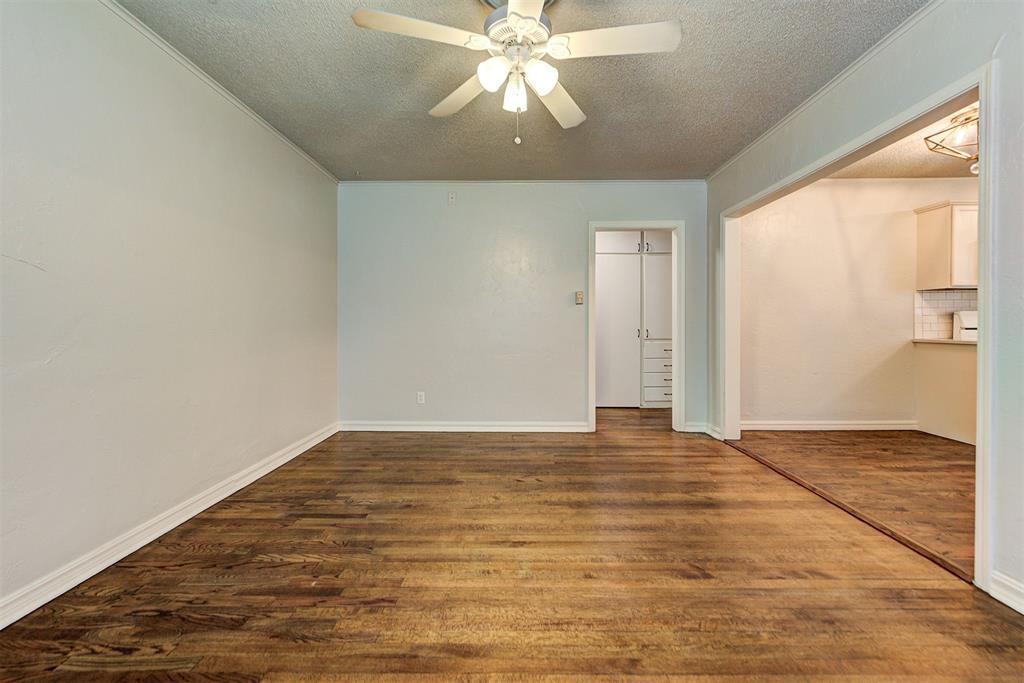 1124 Woodlawn Place