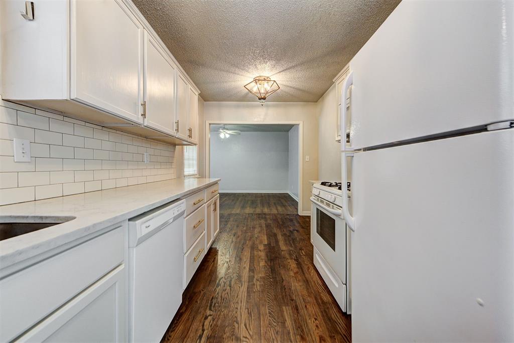 1124 Woodlawn Place