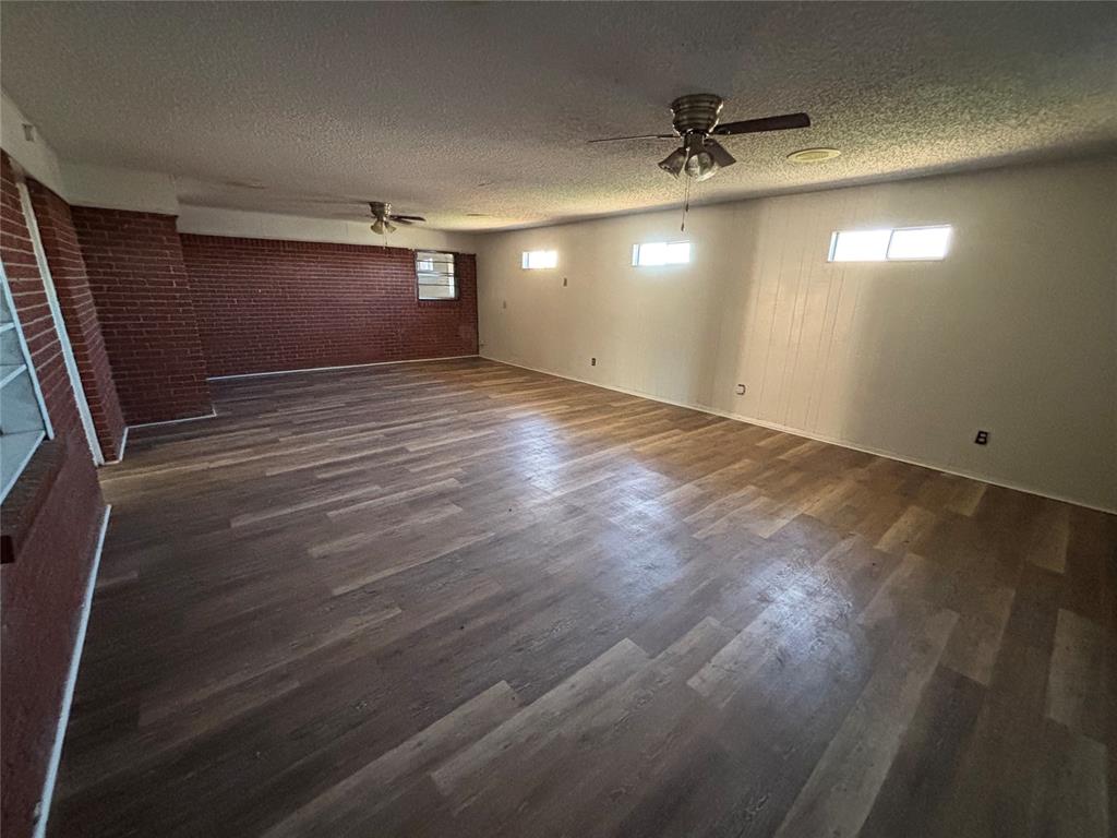 11300 N Greystone