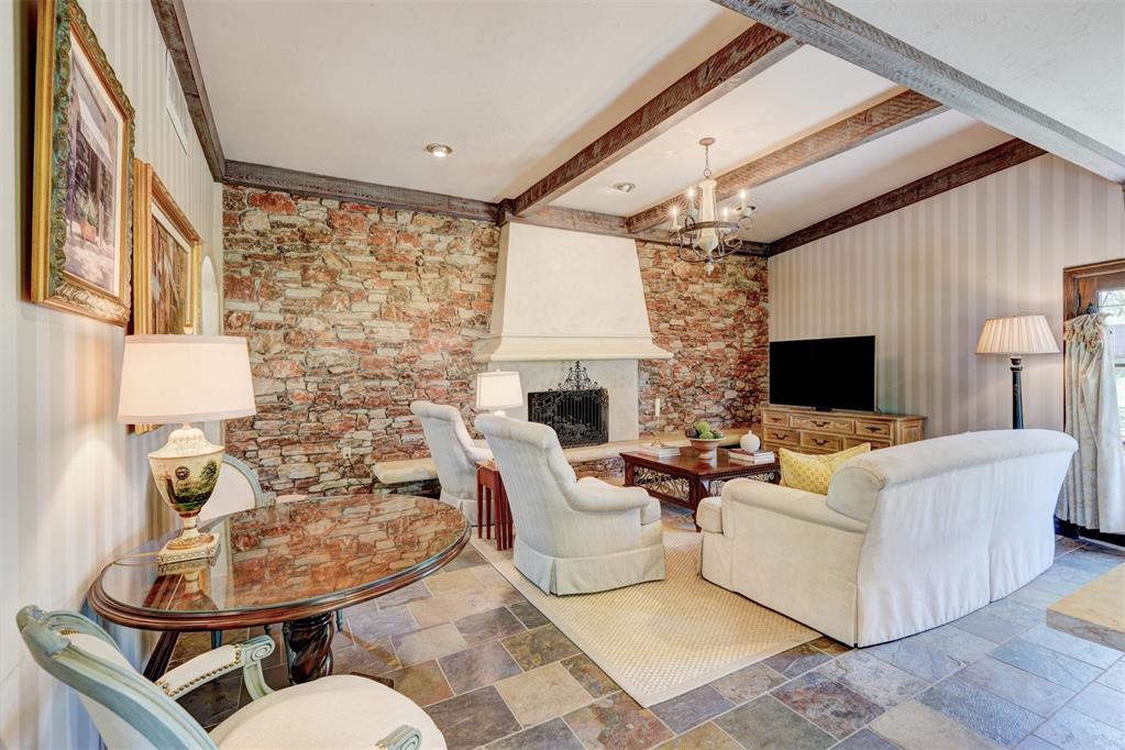 3321 Robin Ridge Road