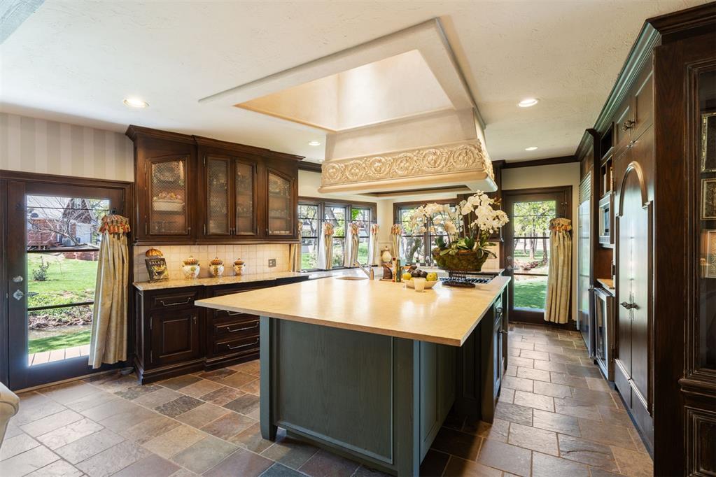 3321 Robin Ridge Road
