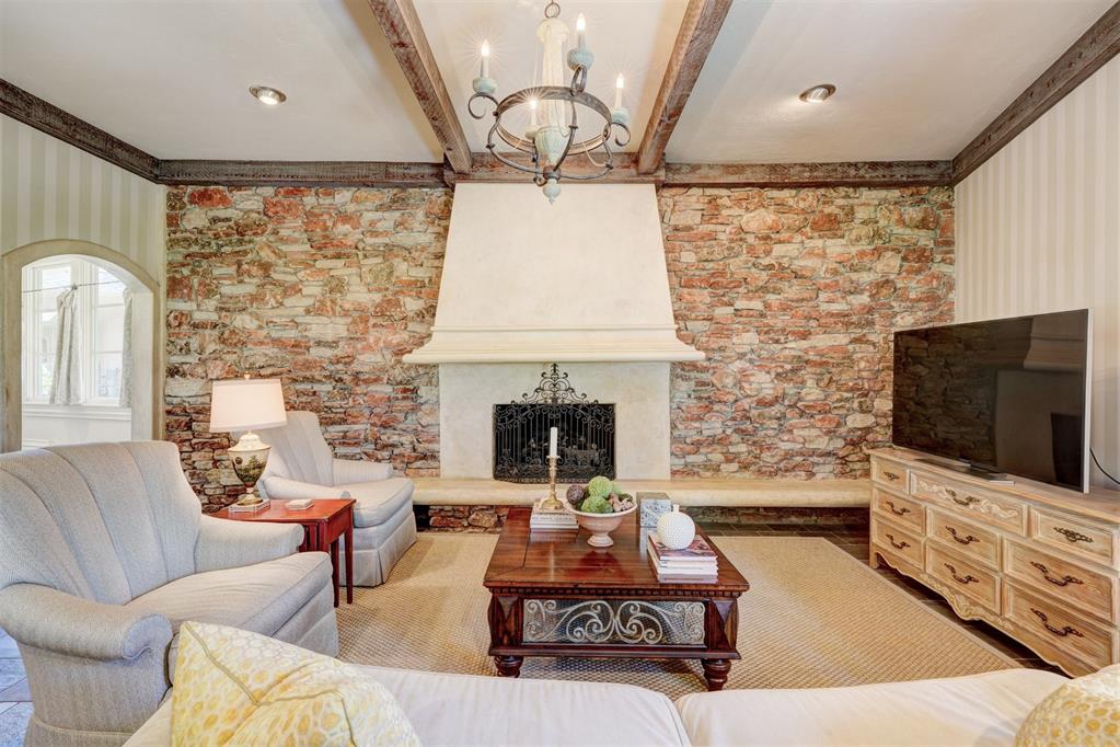 3321 Robin Ridge Road