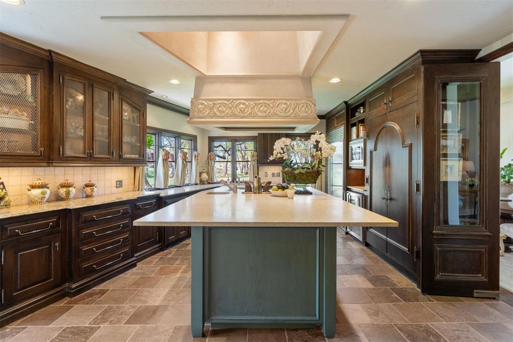 3321 Robin Ridge Road