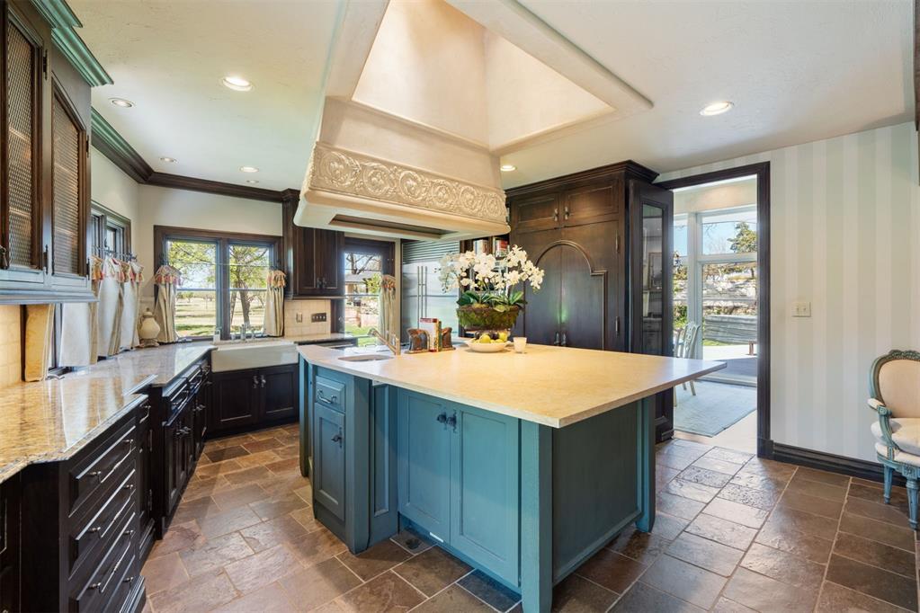 3321 Robin Ridge Road