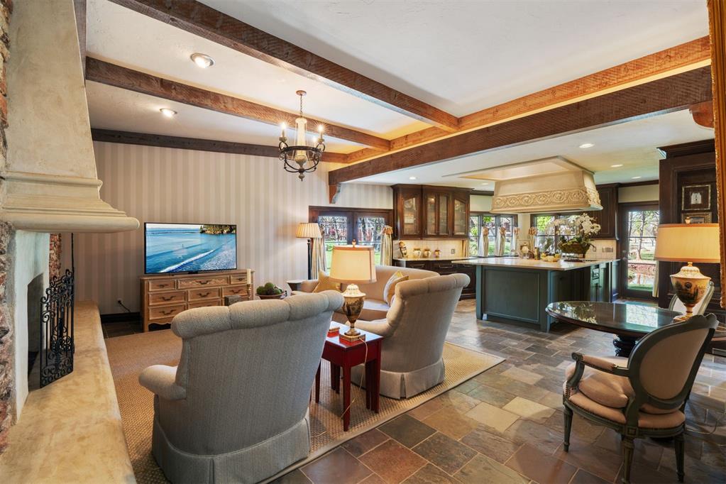 3321 Robin Ridge Road