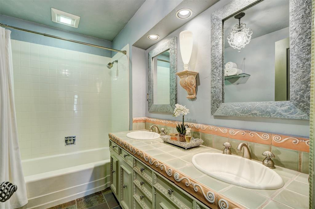 3321 Robin Ridge Road