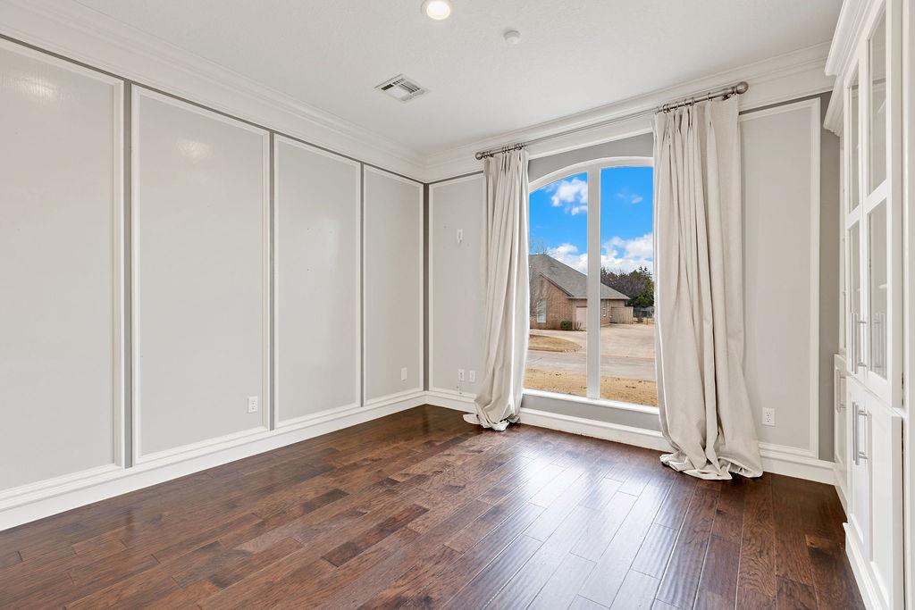 12101 Maple Ridge Road