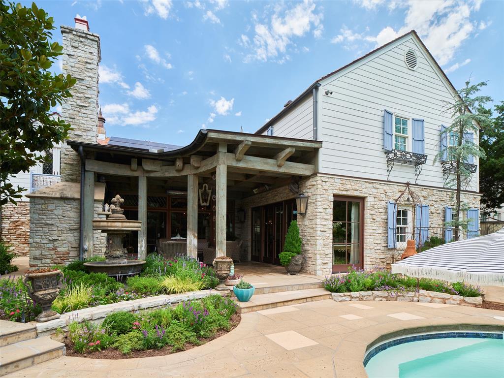 1102 Huntington Avenue