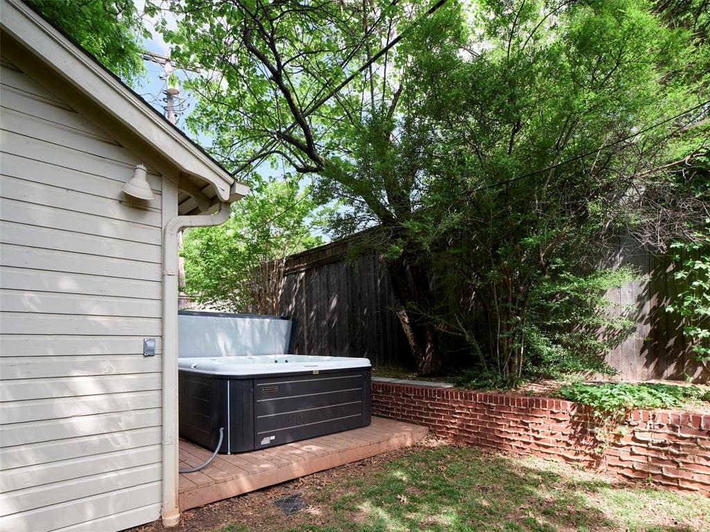 527 NW 38th Street