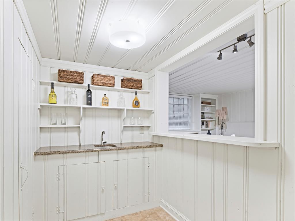 527 NW 38th Street