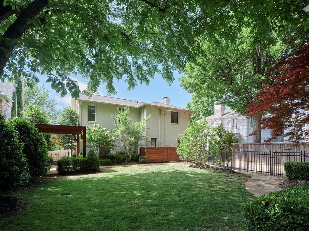 527 NW 38th Street