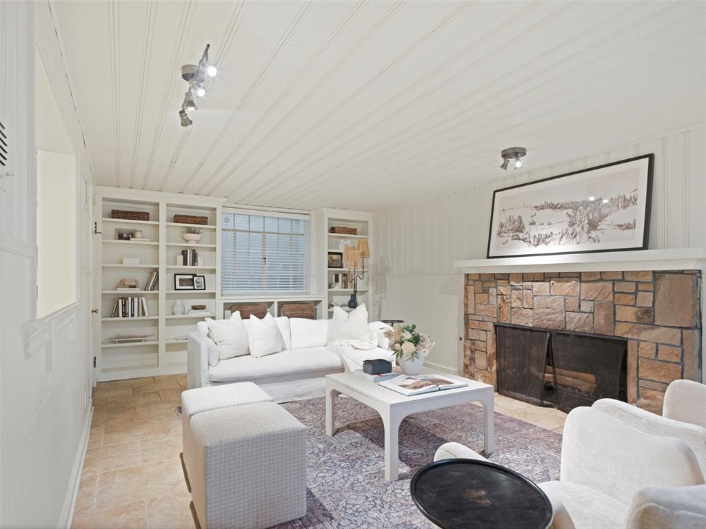 527 NW 38th Street