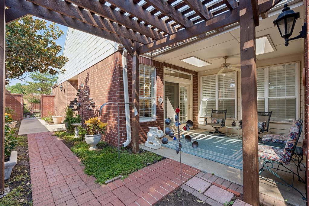 8618 N May Avenue Unit: 32B