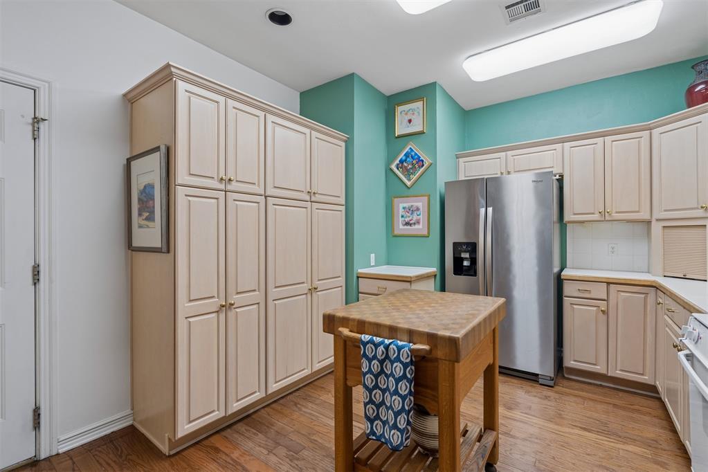 8618 N May Avenue Unit: 32B