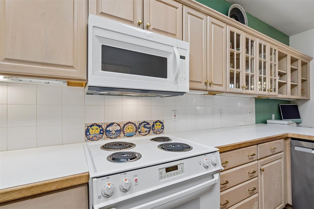 8618 N May Avenue Unit: 32B