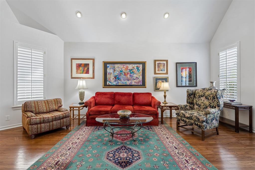 8618 N May Avenue Unit: 32B