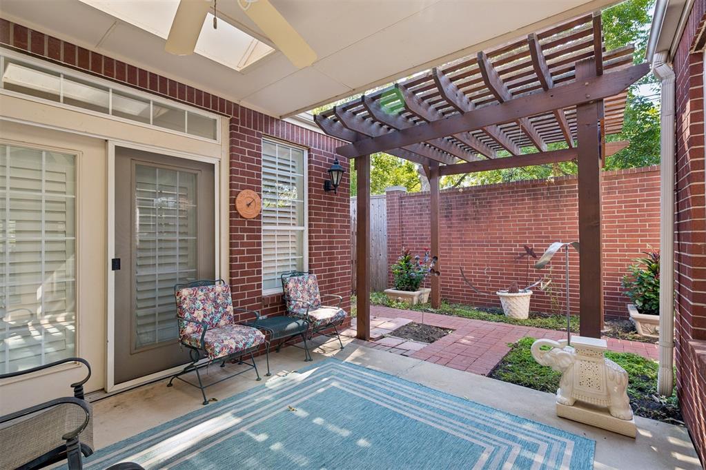 8618 N May Avenue Unit: 32B