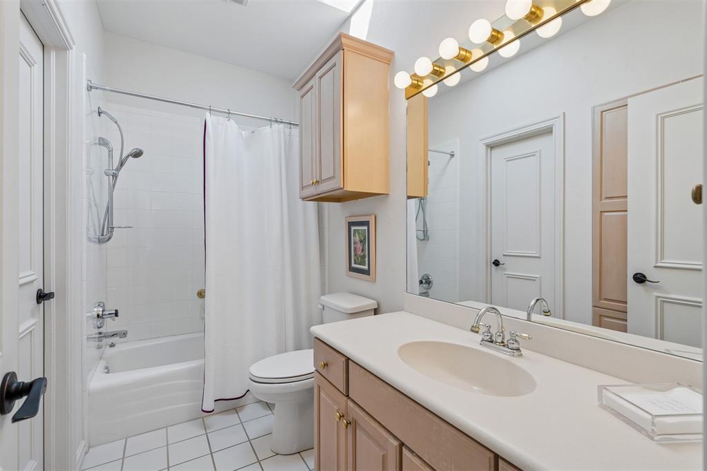 8618 N May Avenue Unit: 32B