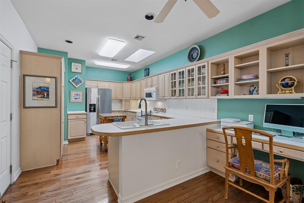 8618 N May Avenue Unit: 32B