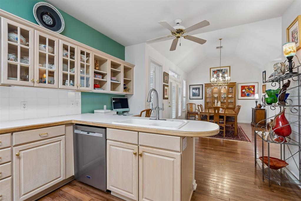 8618 N May Avenue Unit: 32B