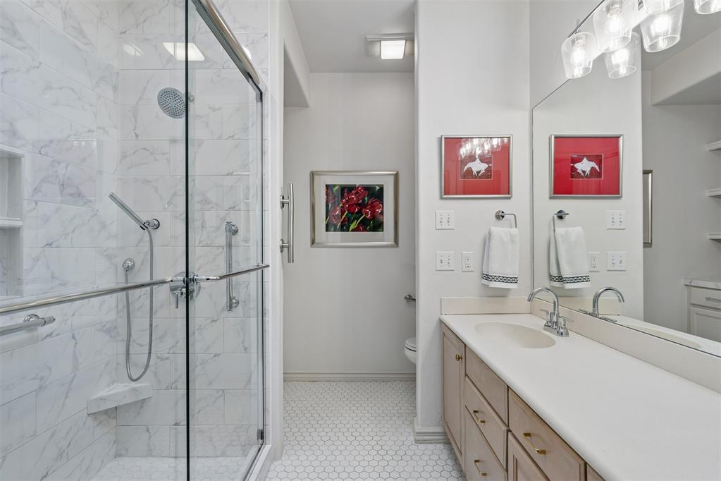 8618 N May Avenue Unit: 32B
