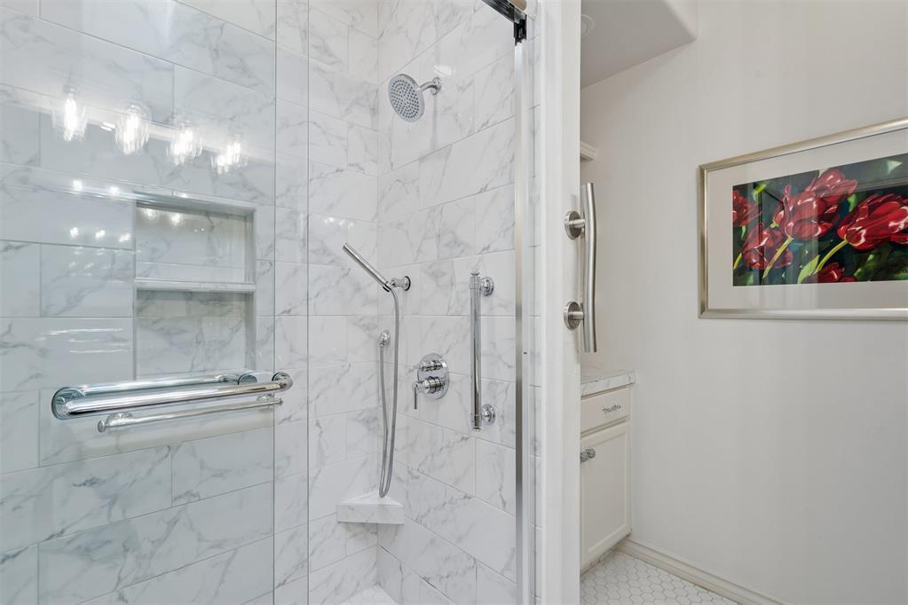 8618 N May Avenue Unit: 32B