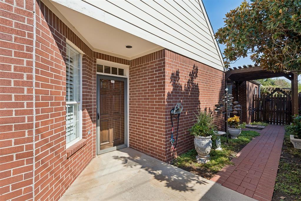 8618 N May Avenue Unit: 32B