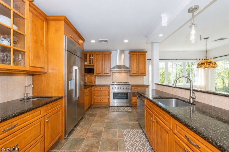 43 Brush Hill Rd