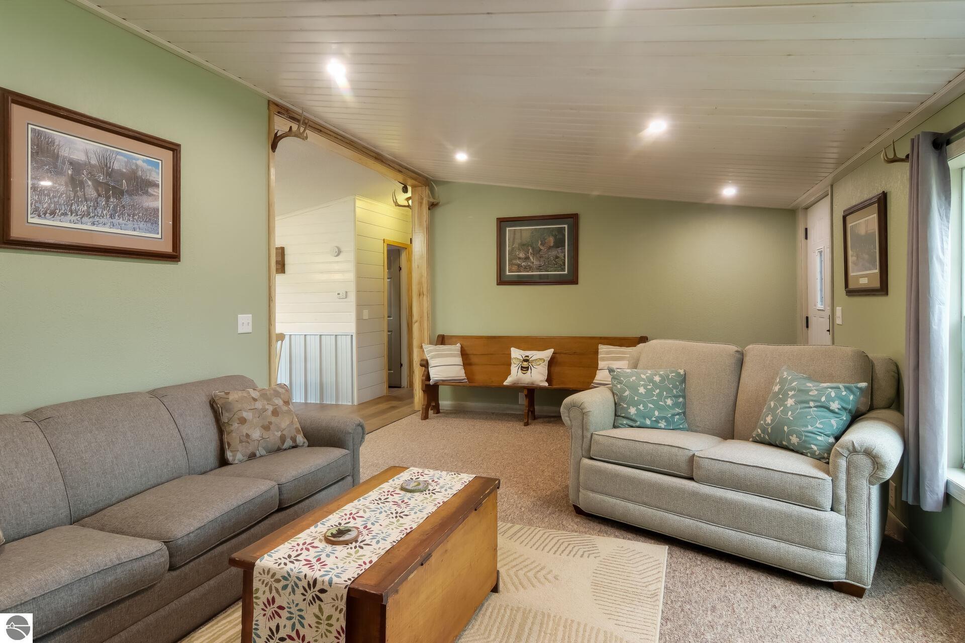 4126 Meadow Lane, Thompsonville