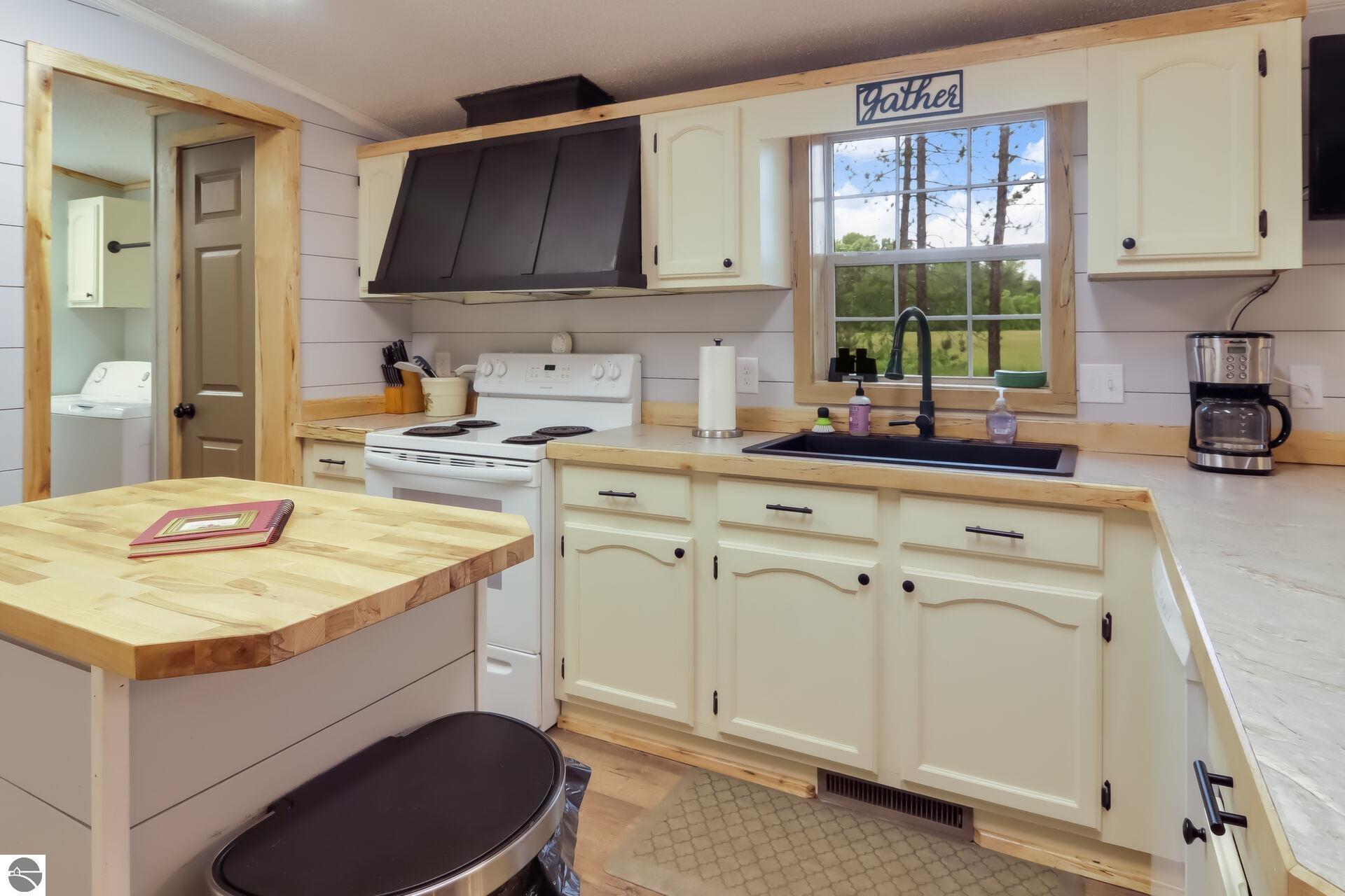 4126 Meadow Lane, Thompsonville