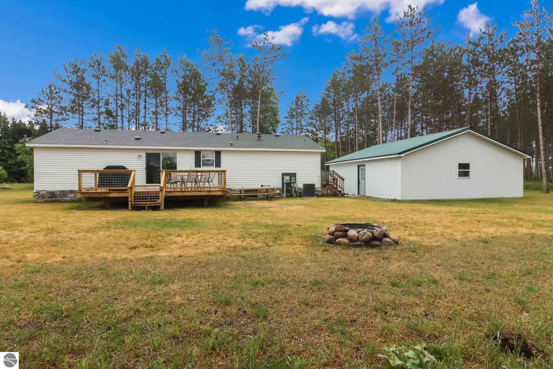 4126 Meadow Lane, Thompsonville