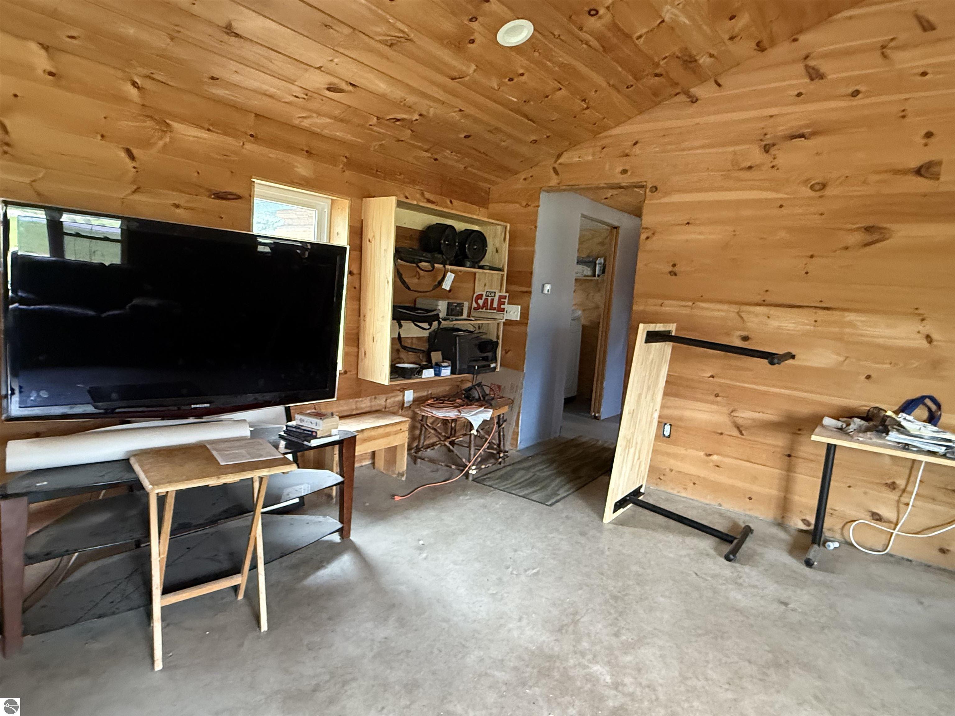 21025 Cadillac Highway