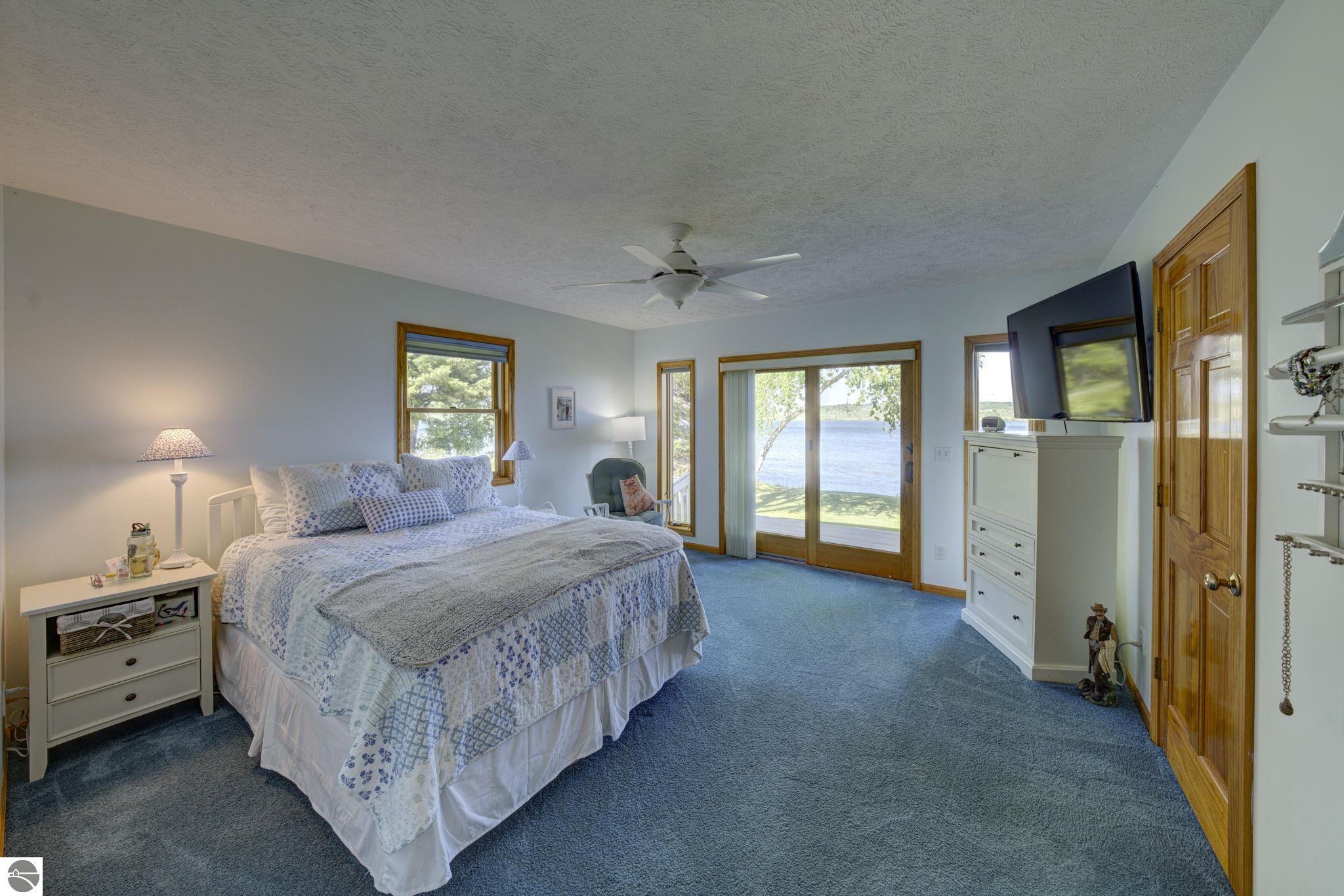 5093 S Camelot