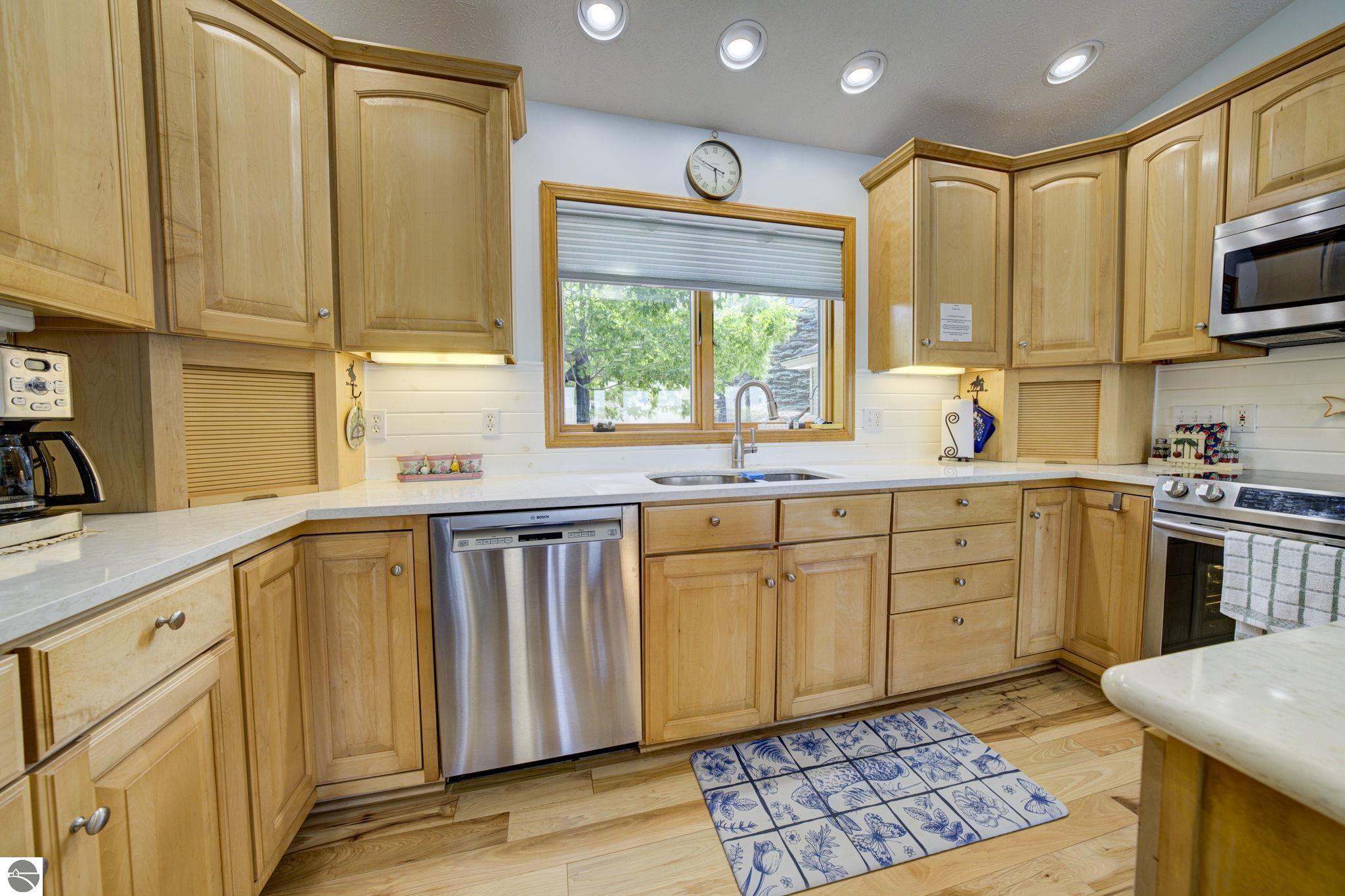 5093 S Camelot
