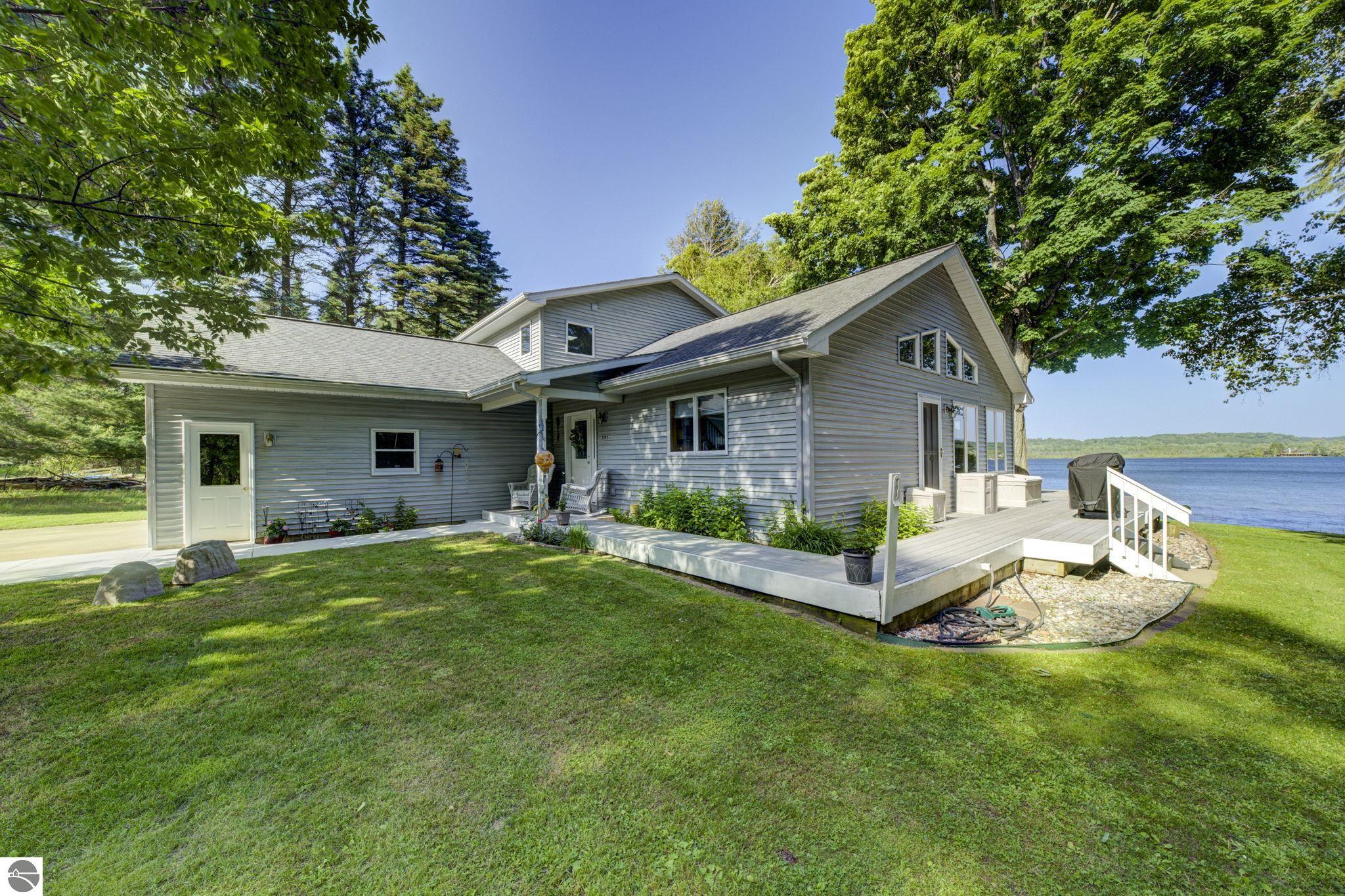 5093 S Camelot
