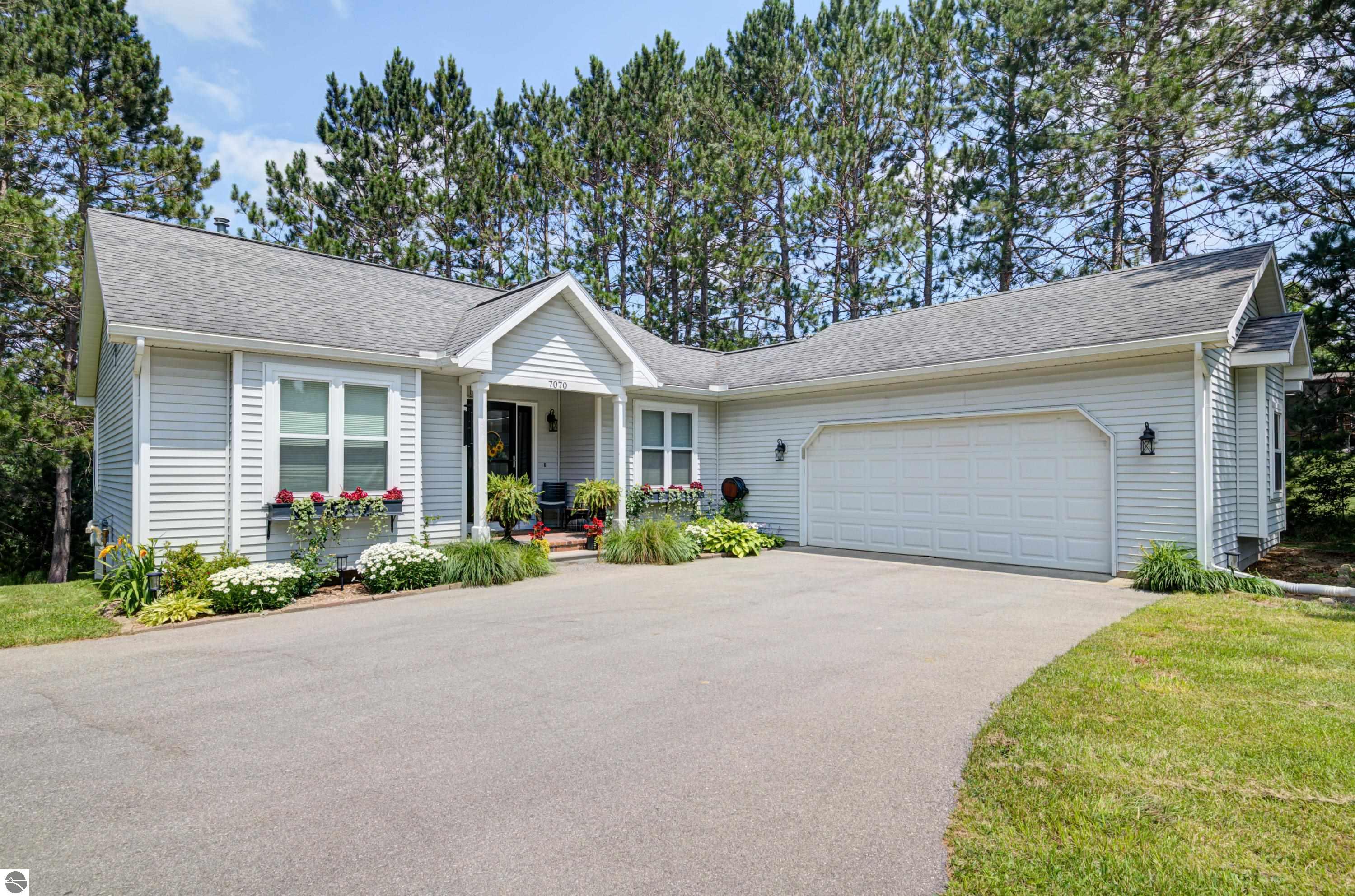 7070 Appollo Lake Lane
