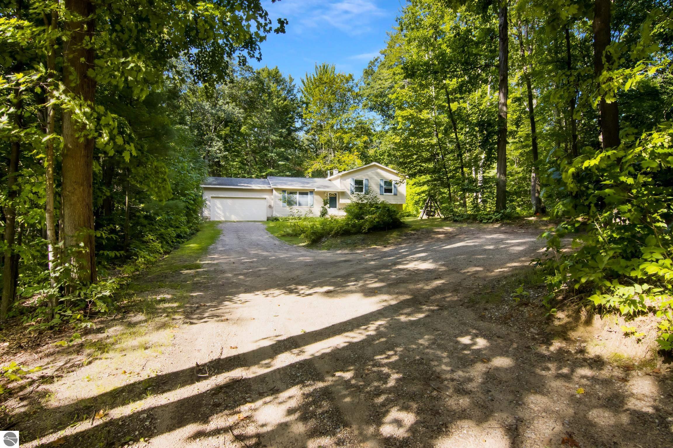 20922 Red Oak Drive