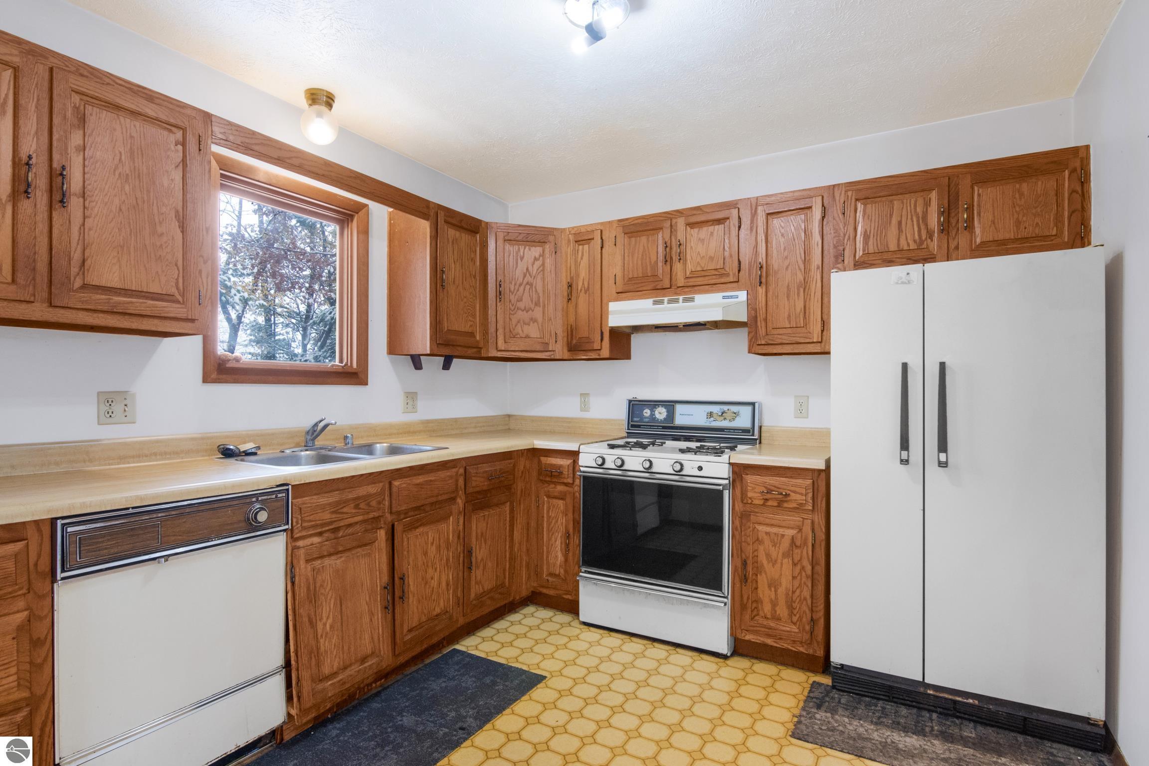 1570 Ridge View Court