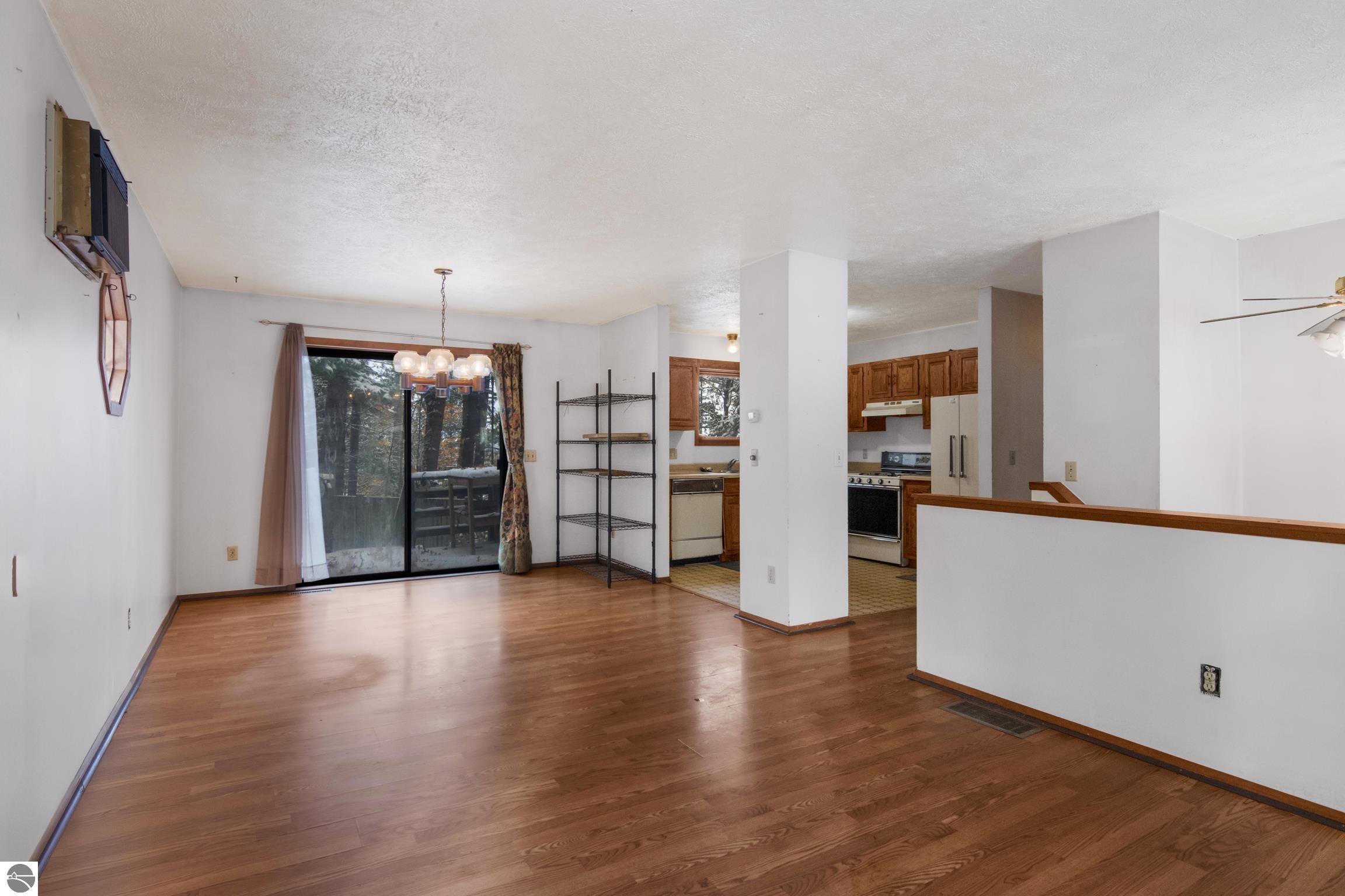 1570 Ridge View Court