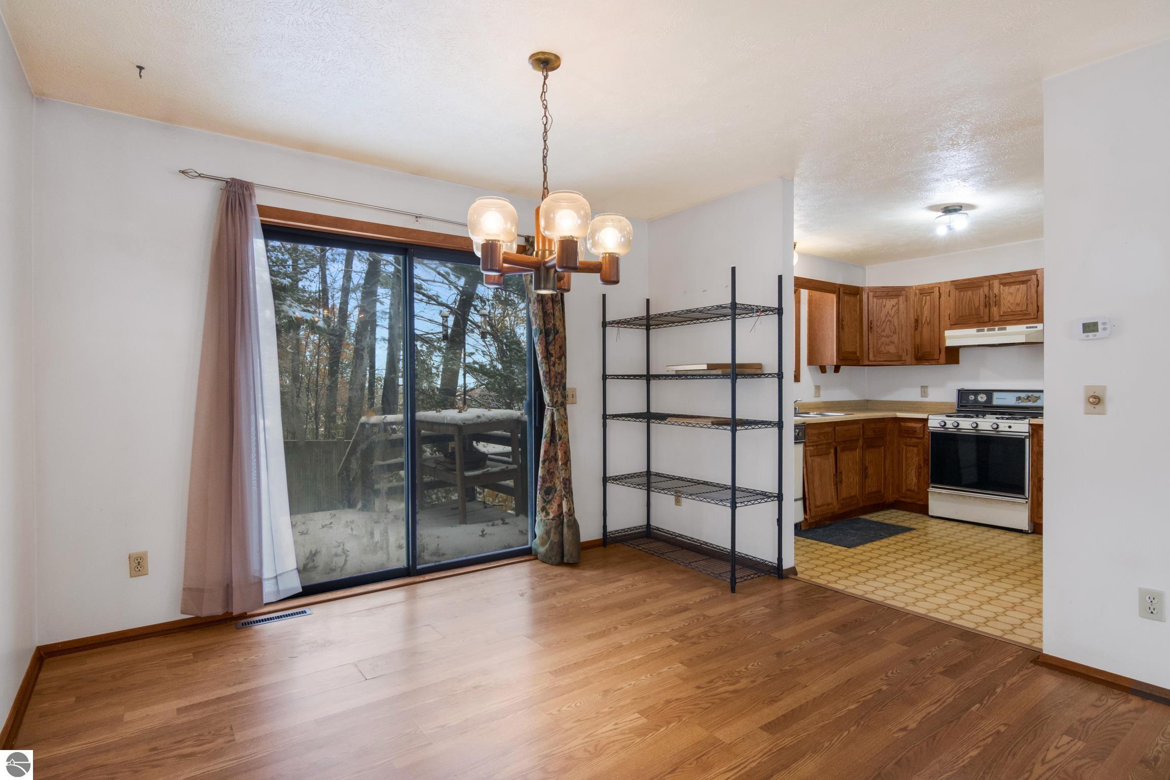 1570 Ridge View Court