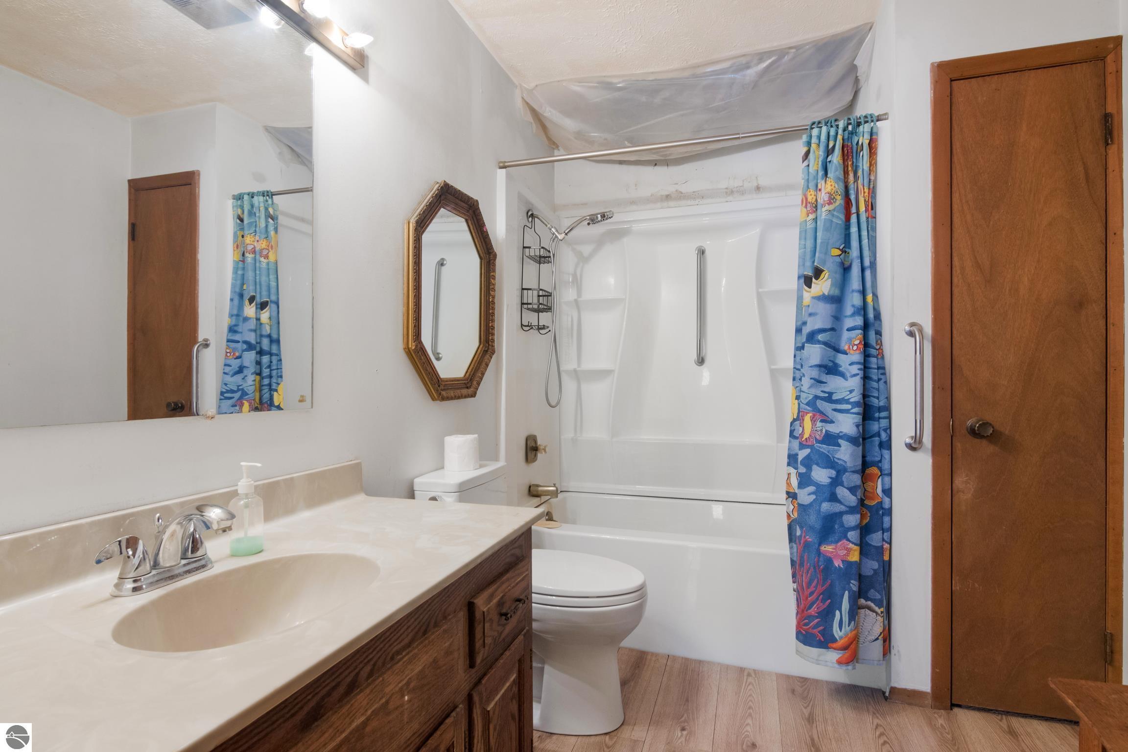 1570 Ridge View Court