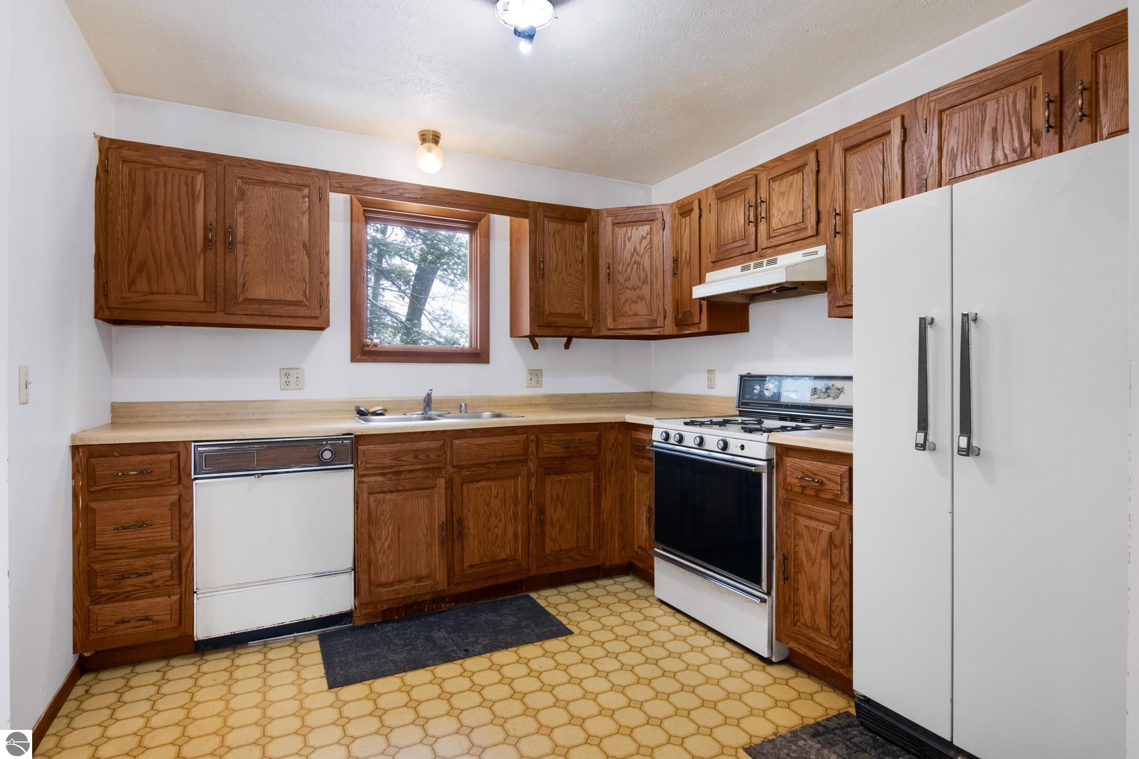 1570 Ridge View Court