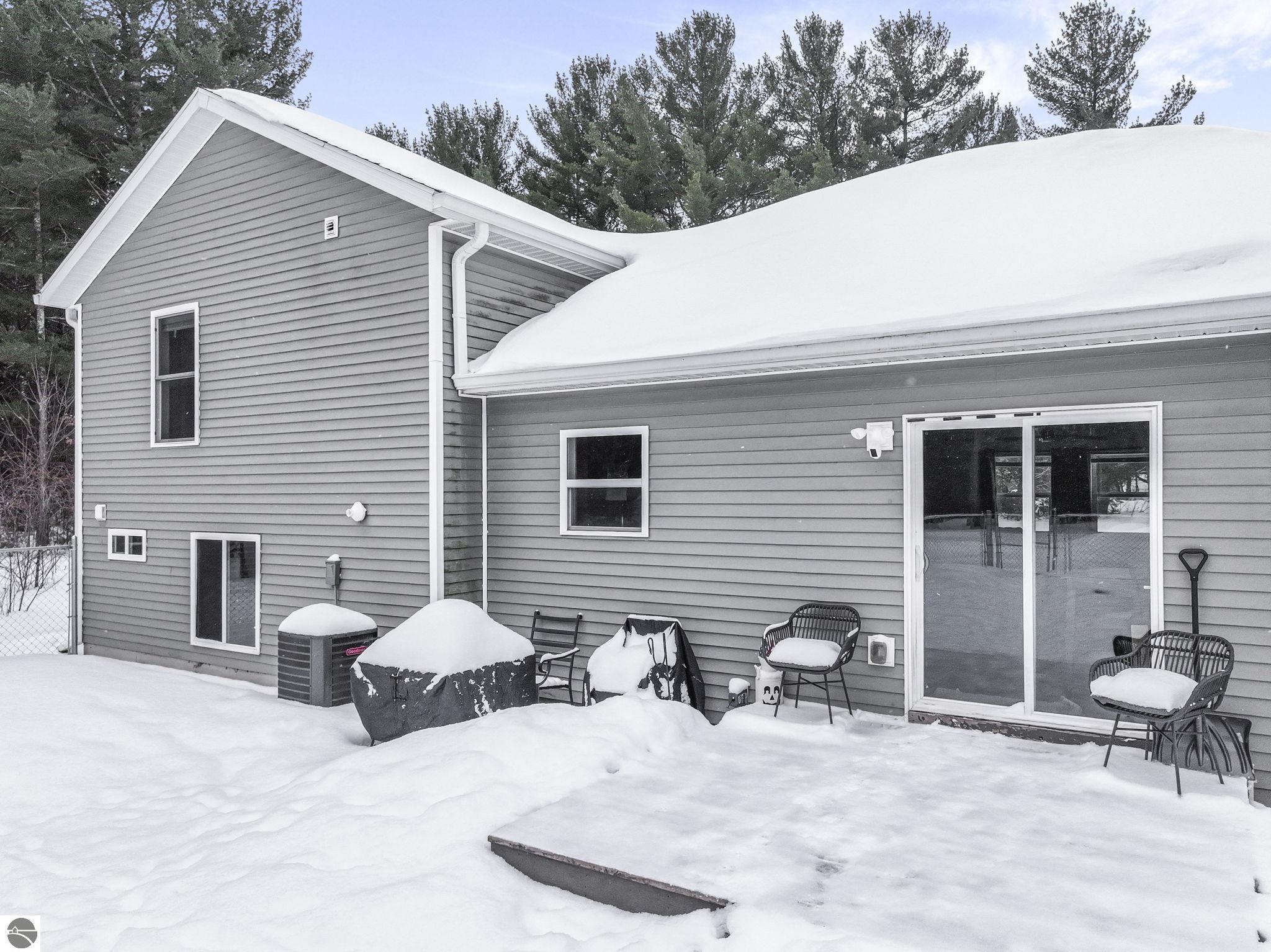 1243 N Betsie River Road, N